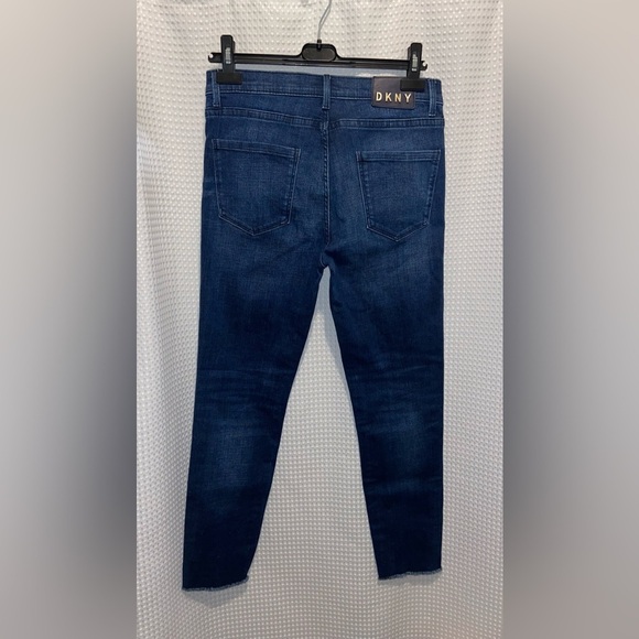Women’s DKNY medium blue wash‎ stretchy rip raw edge skinny jeans size 28 - Picture 13 of 15